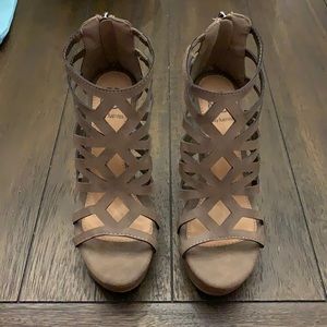 Daisy Fuentes Wedges